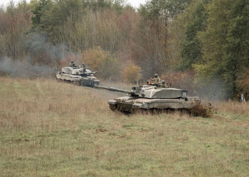 Britanija šalje Ukrajini 14 tenkova Challenger 2 s teškim naoružanjem
