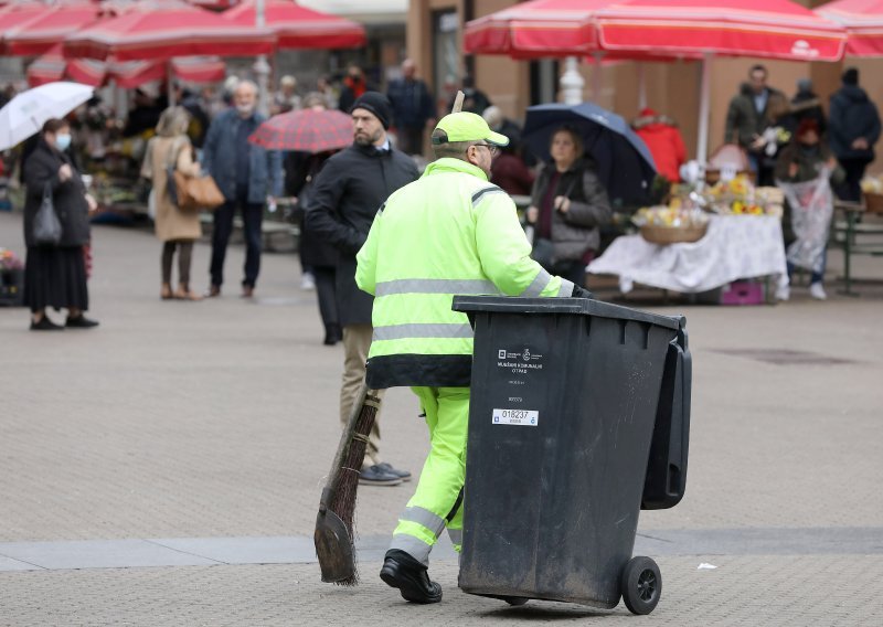 Ovako izgleda dan s 'kontrolorima' zagrebačke Čistoće: Zaviruju u svaki kontejner, otvaraju sve vrećice koje nisu službene