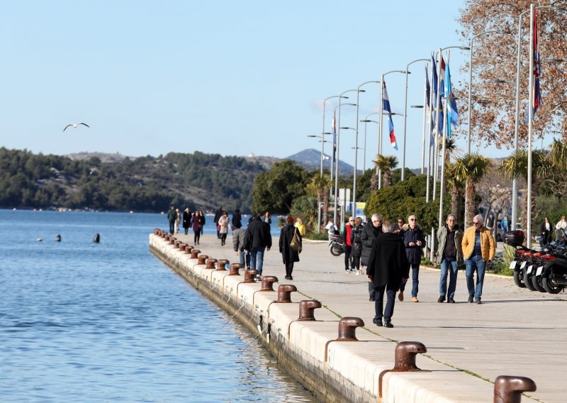 Očekuje nas južina, a već krajem dana kreće promjena: Stižu obilne oborine i snijeg