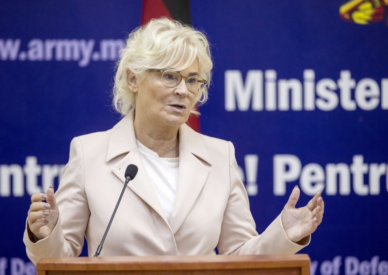 Njemačka ministrica obrane podnijela ostavku zbog učestalih kritika, čašu je prelila novogodišnja poruka