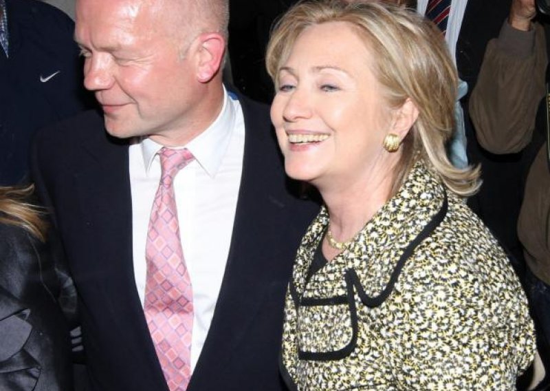 Iscurile mračne tajne obitelji Clinton
