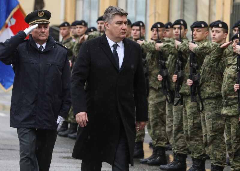 [FOTO/VIDEO] Milanović polaznicima vojnih studija: Odabrali ste težak i zahtjevan posao, s puno samokontrole. Svaka vam čast