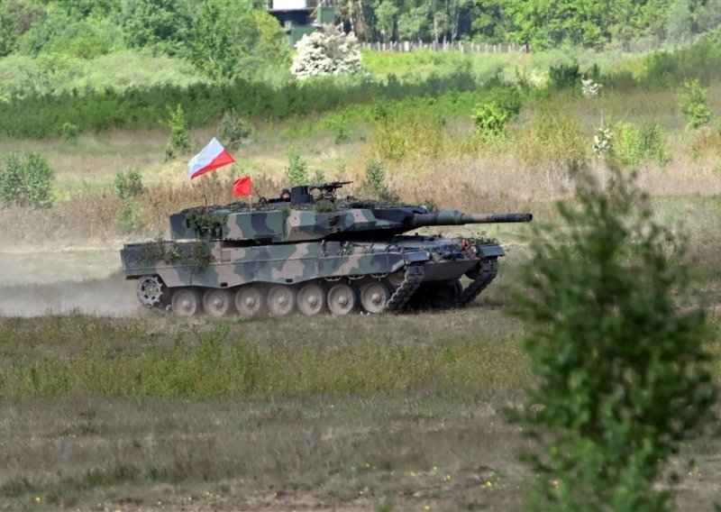 Varšava očekuje brzo odobrenje Berlina za slanje tenkova Ukrajini