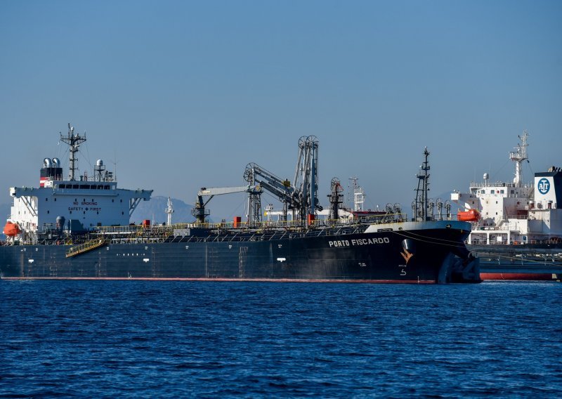Cijene nafte pale ispod 85 dolara, trgovce brine novi val covida u Kini