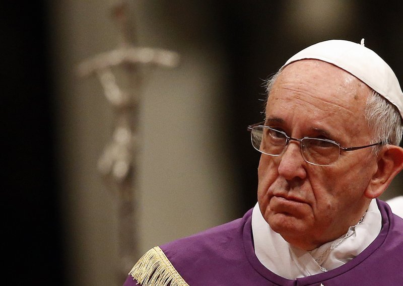 Papa Franjo pozvao na molitvu za žrtve poplava na Balkanu