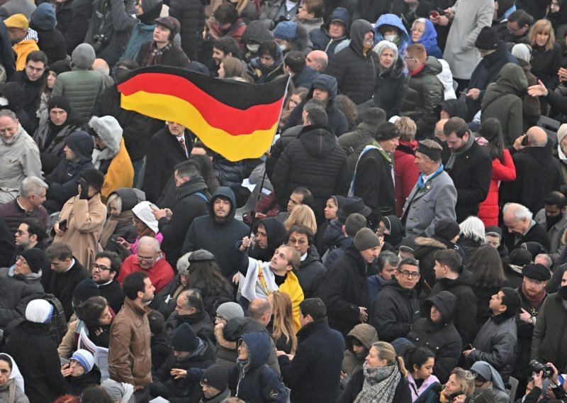 Zbog rata u Ukrajini Njemačka bilježi rekordan broj stanovnika, u migracijskom plusu su prvi puta od 1959. godine