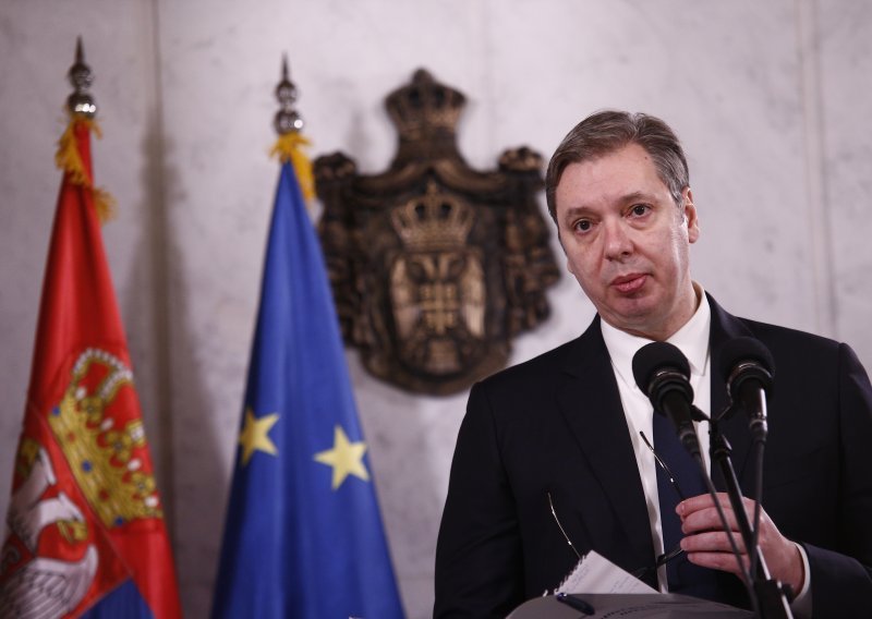 Vučić pod pritiskom oporbe da razjasni srž europskog prijedloga za Kosovo