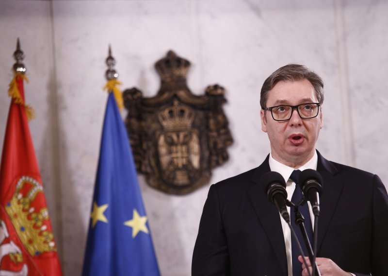 Vučić opet dramatičan: Ucjenjuju nas, prijete sankcijama i izolacijom