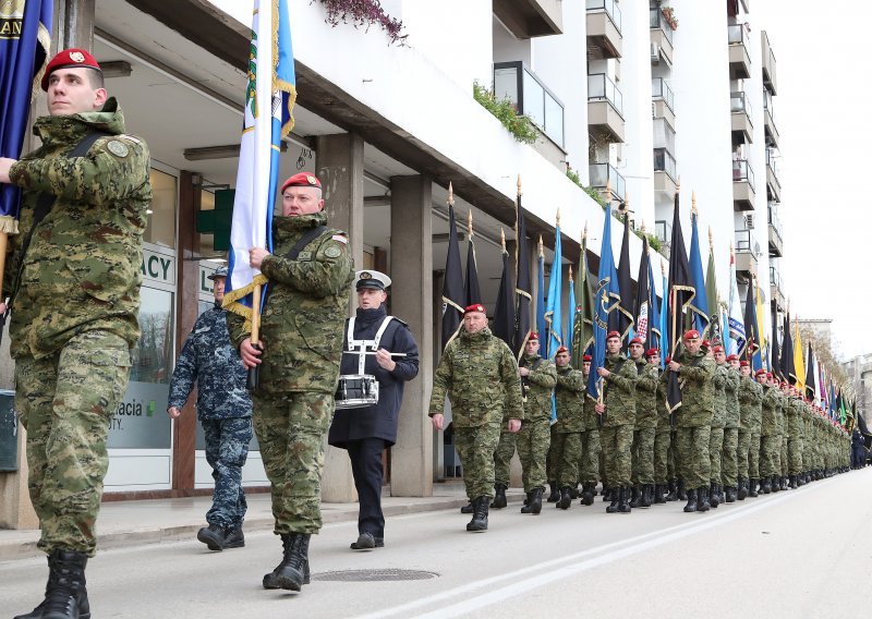 [FOTO] Tri desetljeća od operacije Maslenica: 'Upravo je ovdje oslobođena Hrvatska. Tu se pokazalo da imamo snagu, vještinu i ljude'