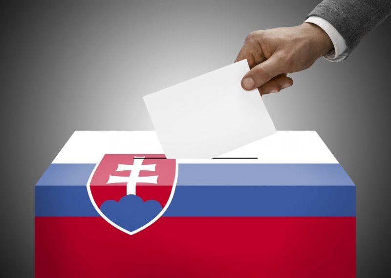 Propao referendum u Slovačkoj, ništa od prijevremenih izbora