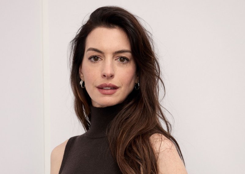 Anne Hathaway objavila fotografiju iz kreveta: Čim se probudi, spremna je za crveni tepih