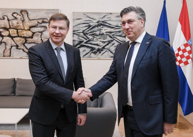 Dombrovskis nakon sastanka s Plenkovićem: 'Svjesni smo zabrinutosti zbog rasta cijena i znamo da Vlada na njih odgovara'