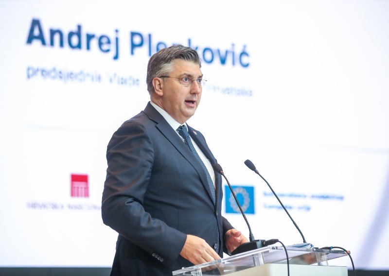 Plenković: Euro uveden bez problema, jedini incident 'nepravdena' poskupljenja