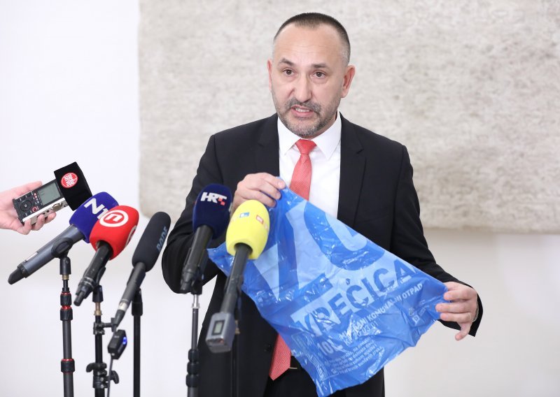 Zekanović: Neka SDP i Možemo stave vrećice na glavu i neka se srame što rade građanima Zagreba!