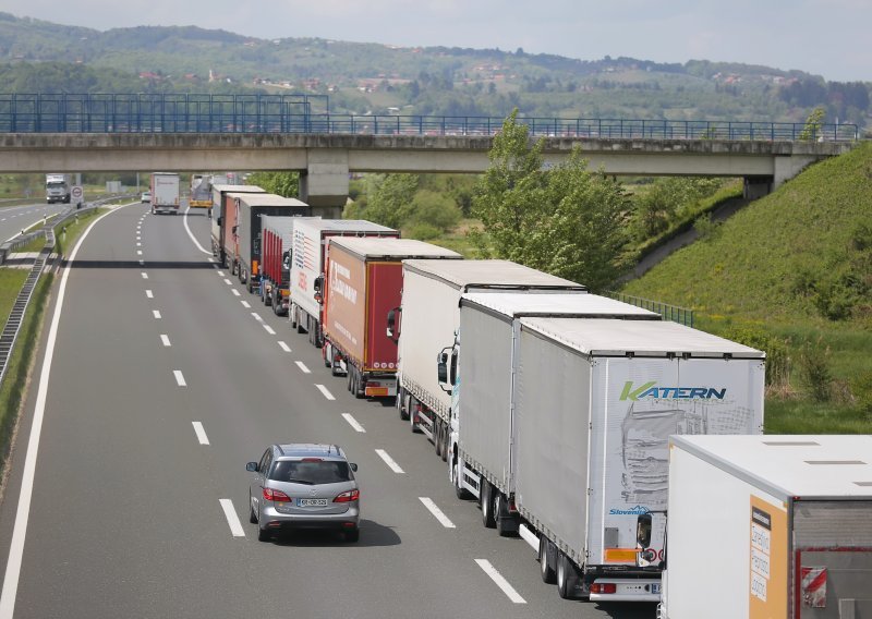 Vozač tegljača varao na podacima o vožnji, kažnjen je sa 5640 eura