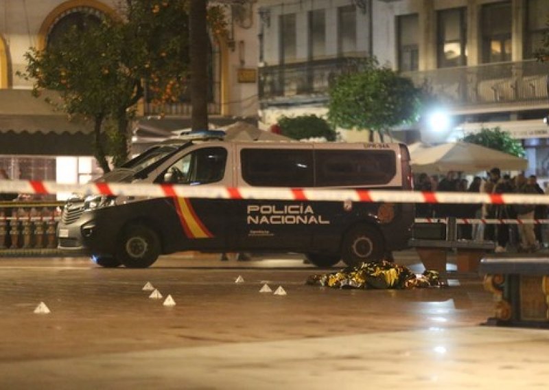 Muškarac upao u crkvu u južnoj Španjolskoj, mačetom usmrtio jednu osobu, više ih ranio