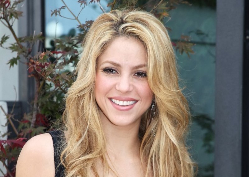 Shakira šokirala novim videom: Čisti kuhinju i pjeva o ubojstvu bivšeg i njegove djevojke