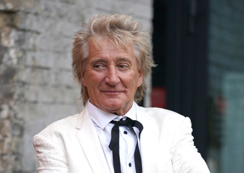 Rod Stewart javio se u program uživo i kritizirao britansku vladu: 'U ovoj zemlji nikada nije bilo tako loše'