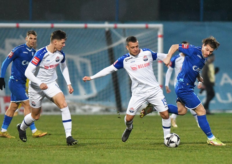 [VIDEO/FOTO] Varaždin slomio Slaven Belupo u zadnjim minutama iz penala, Teklić je s bijele točke poslao 'bombu' pod gredu!