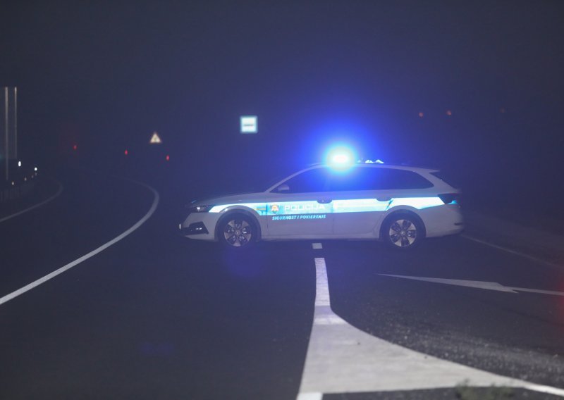 Slovenac motociklom uletio u kamp kod Pule pa bježao policiji; pao je i teško se ozlijedio