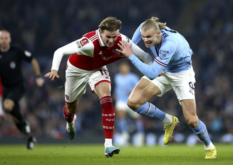 [FOTO] U dvoboju nogometnih divova Manchester City svladao Arsenal i prošao dalje, a dovoljan je bio jedan gol