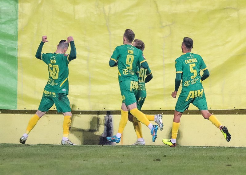 [VIDEO/FOTO] Senzacionalna pobjeda Istre! Erceg heroj domaćina, Hajduk doživio težak udarac u borbi za naslov prvaka