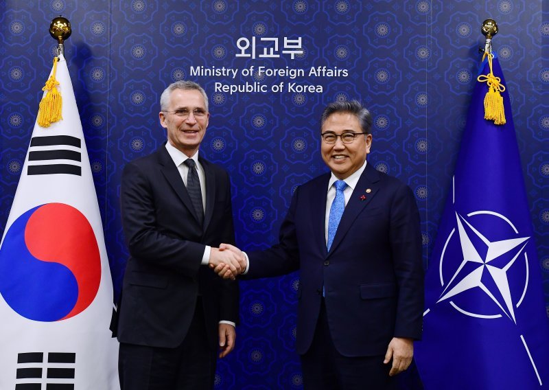 Šef NATO-a pozvao Južnu Koreju da pojača vojnu potporu Ukrajini