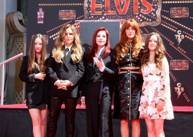 Priscilla Presley osporava oporuku kćeri Lise Marie i tvrdi da je potpis lažiran