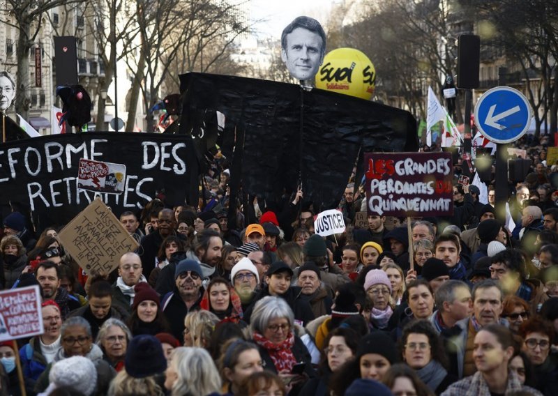 [FOTO] Stotine tisuća ljudi na ulicama francuskih gradova: 'Ne želimo raditi do 64. godine! Ova reforma je brutalna!'