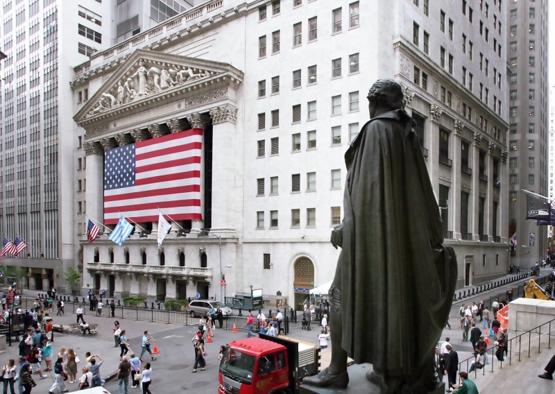Wall Street oštro pao, kamate će i dalje rasti: 'Ulagači su shvatili da se Fed ne šali'