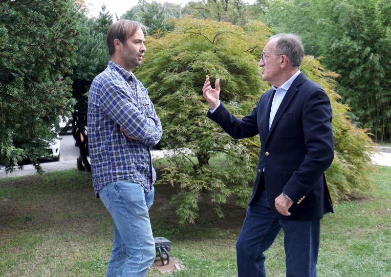 Život piše romane: Jučer su tugovali, a danas Ivano Balić i Lino Červar gase svjećice i listaju knjigu o senzacionalnom zlatu