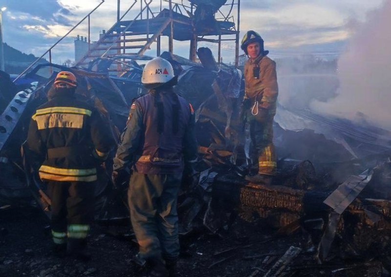 Sedam građevinskih radnika poginulo na gradilištu na Krimu, u privremenom smještaju je buknuo požar