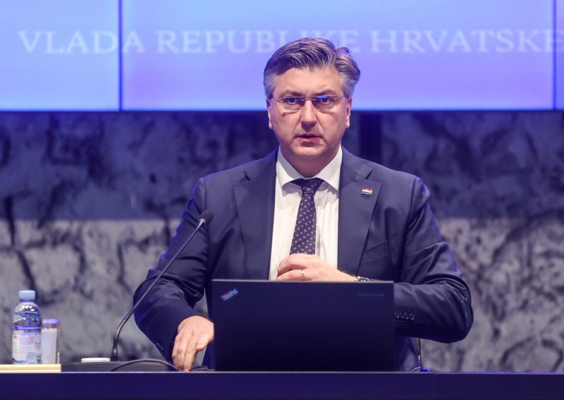 [VIDEO] Plenković na sjednici Vlade o inflaciji, euru, Zakonu o obnovi i braniteljima