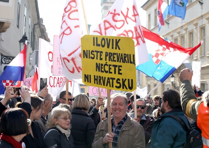 Prosvjednici protiv Zakona o pomorskom dobru najavili: Moguće su blokade plaža i morskih luka