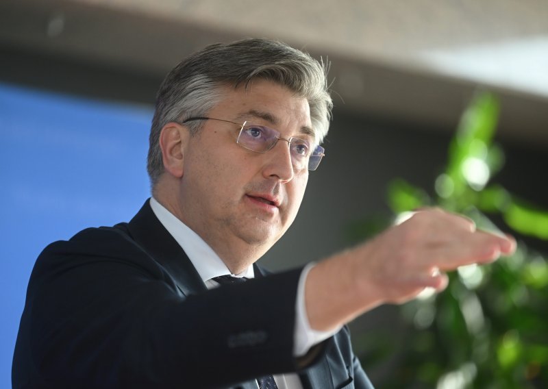 Plenković: Hrvatska nastavlja prema mogućnostima vojno pomagati Ukrajini