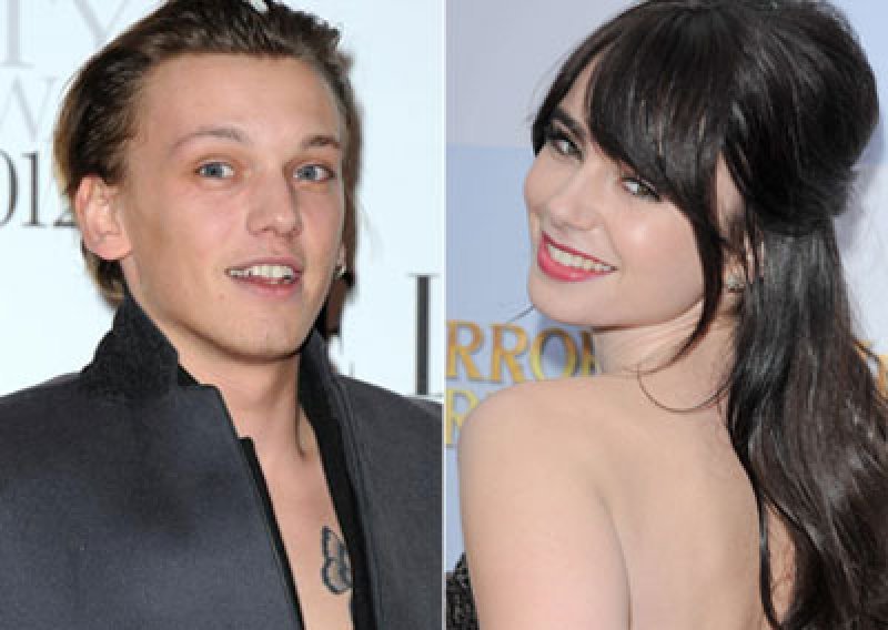 Jamie Campbell Bower nakon Bonnie ljubi Lily Collins