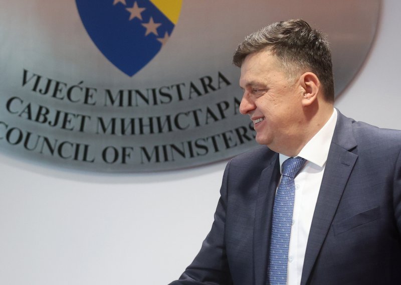 Ministar financija BiH: RS-u prijeti financijski slom zbog Dodikove politike