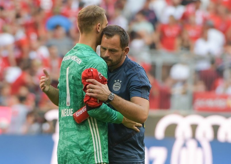 Manuel Neuer obrušio se na čelnike Bayerna zbog otkaza prijatelju s kojim je pjevao hrvatske pjesme