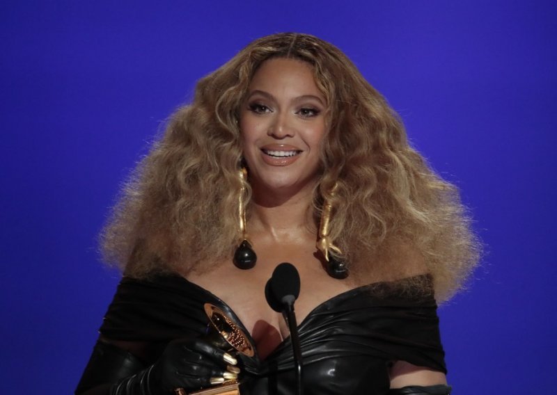 Večeras su Grammyji, a Beyonce će nakon pet godina ponovno odmjeriti snage s Adele