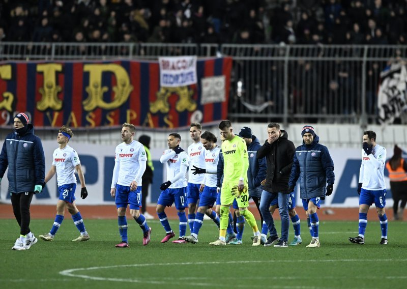 [VIDEO] Torcida vrijeđala Hajdukove igrače, a komentari po mrežama su jednako brutalni