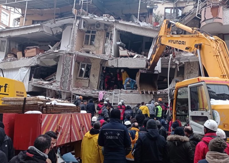 U razornom potresu u Turskoj ozlijeđene i dvije Hrvatice