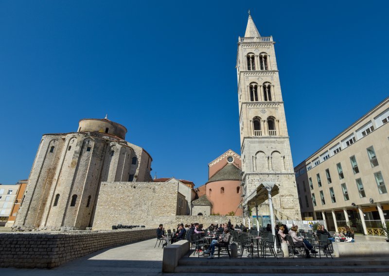 Cijela Zadarska županija ostala bez struje, većim dijelom i bez interneta
