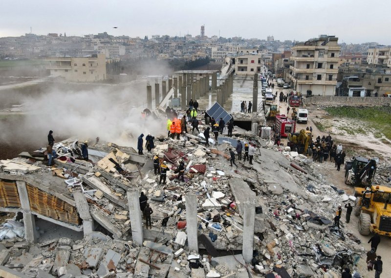 Apokaliptične scene u Turskoj i Siriji: Broj mrtvih već se popeo na 2300