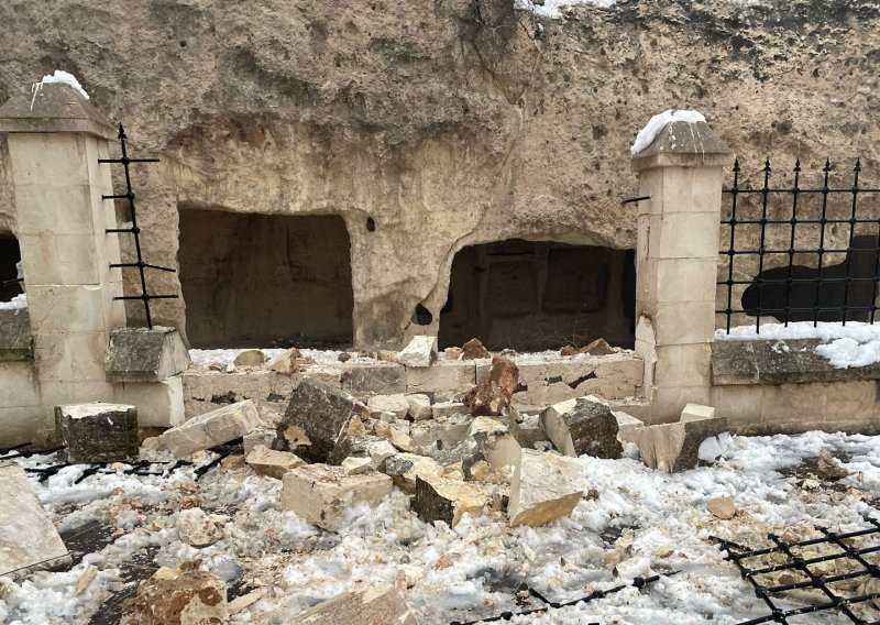 [FOTO] Drevni dvorac Rimljana i Bizantinaca uništen u potresu u Turskoj