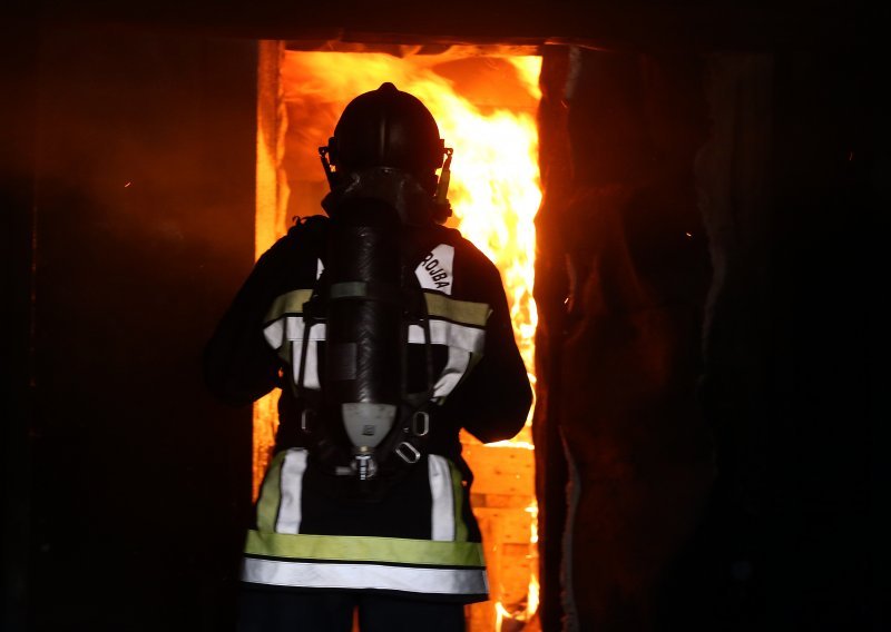 Buknuo požar u Domu za odrasle osobe u zagorskom Desiniću, zasad nema ozlijeđenih