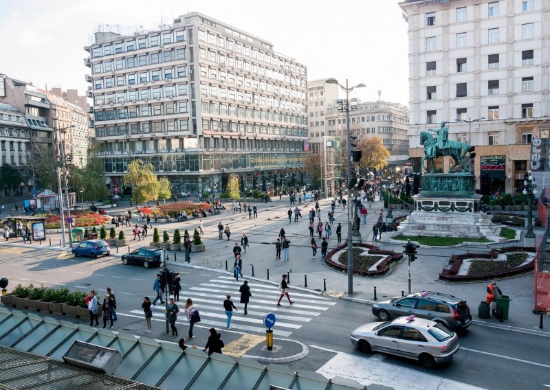 Srbi masovno odustaju od kreditnih kartica, kad vidite kolike su kamate, bit će vam jasno i zašto