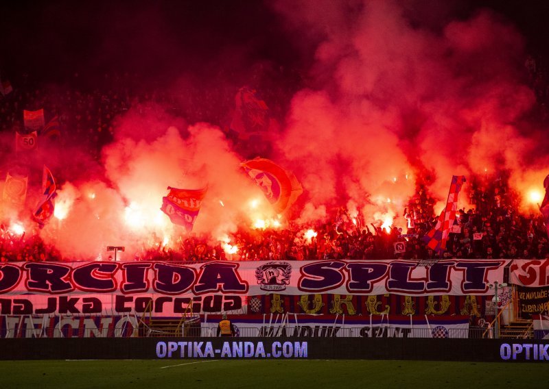 Torcida 'zapalila' Poljud i tako svom Hajduku 'izbila' 11.000 eura iz blagajne; BBB vrijeđali člana Uprave Dinama, a kaznu plaća - klub