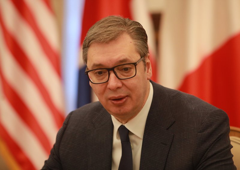 Vučić najavio ulaganje 700 milijuna eura u Vojsku Srbije i vojnu industriju