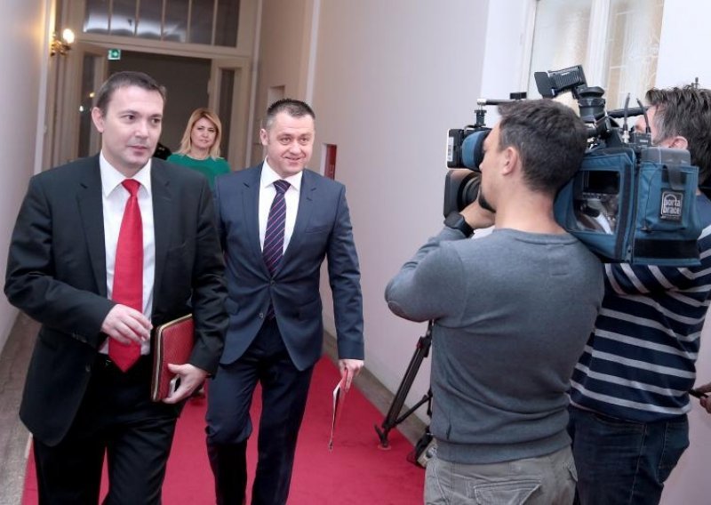 'Ovo je predstava za javnost Mosta i HDZ-a'