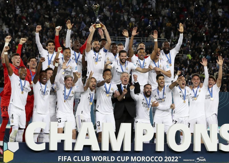 [FOTO] Real Madrid po peti put svjetski prvak, Luki Modriću 22. trofej s 'Kraljevima'; u finalu čak osam golova